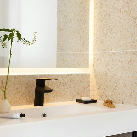 Yvette Hotel Porte De Versailles, Sonder By Marriott Bonvoy Vanves Exterior foto